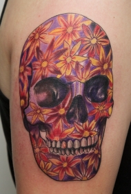 肩部彩色花朵图案骷髅头纹身图案