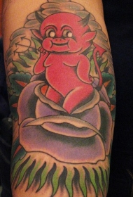 红色狡猾的魔鬼和玫瑰纹身图案
