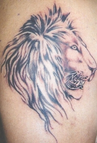 肩部棕色部落狮子头纹身图片