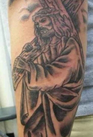 耶稣带着十字架纹身图案