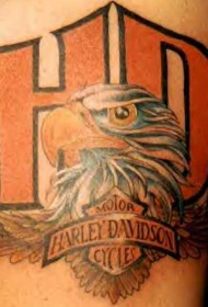 哈雷戴维森标志与鹰纹身图案