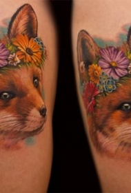 肩部逼真好看的彩色狐狸头纹身图案