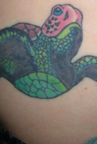 女性腰部彩色海龟纹身图案