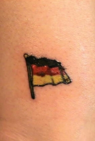 手臂彩色简约的德国国旗纹身图片
