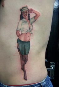 腰侧彩色军事女孩纹身图案