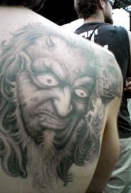 肩部日式恶魔脸纹身图案