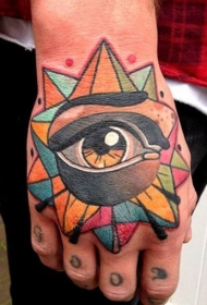 手背彩色眼睛和幻想星星纹身图案