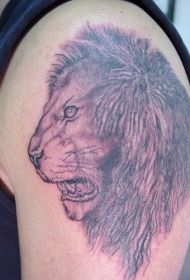 肩部棕色狮子头纹身图案
