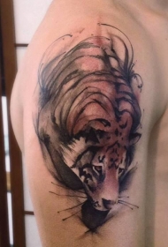 肩部中国风水墨彩色老虎纹身图案