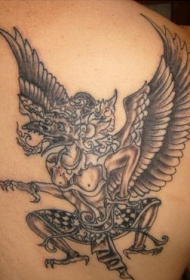 肩部黑灰印度教神纹身图案