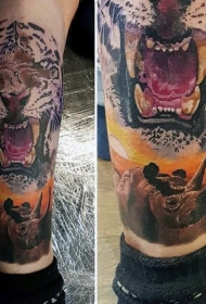 腿部彩色咆哮的老虎与犀牛纹身图片