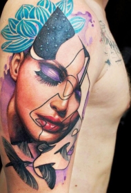 肩部彩色妇女肖像纹身图案