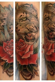 腿部彩色白豹与红玫瑰纹身图片