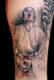 腿部彩色恐怖风格的血腥武士纹身图片