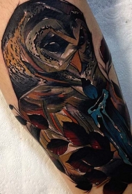 腿部彩色猫头鹰用蜡烛纹身图片