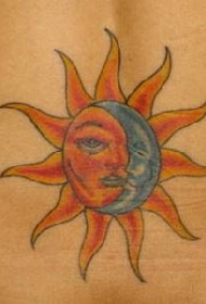 腰部彩色太阳和月亮纹身图案