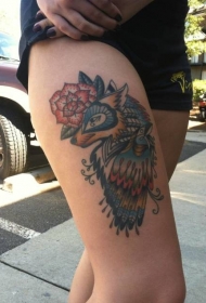 腿部彩色乌鸦与狼纹身图片