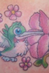 肩部彩色卡通蜂鸟与花纹身图片