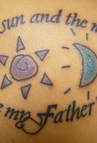 肩部彩色太阳和月亮的纹身图案