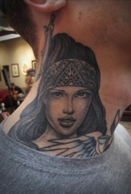 男性脖子黑色女孩肖像纹身图案
