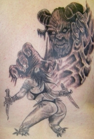 腹部棕色有角的怪物战斗纹身图片
