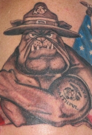 肩部彩色愤怒的牛头犬纹身图案