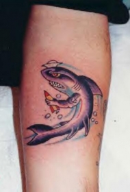 手臂彩色卡通鲨鱼纹身图案