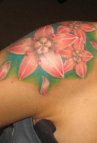肩部彩色五角星花朵纹身图案