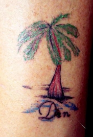 手臂彩色棕榈树纹身图案