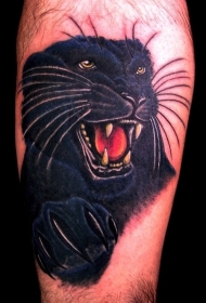 腿部彩色黑豹肖像纹身图案