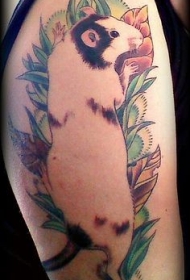 肩部彩色小老鼠与花纹身图案