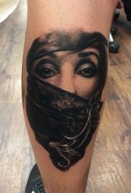 腿部现实主义风格彩色女人纹身图案