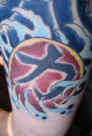 肩部彩色日本海中的符号纹身