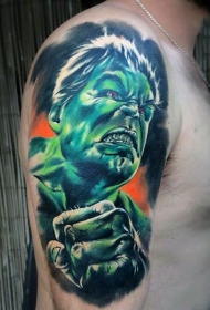 彩色愤怒的绿巨人肩部纹身图案