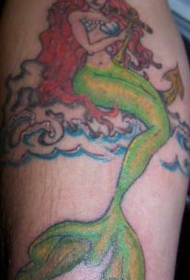 手臂彩色红头发的美人鱼纹身