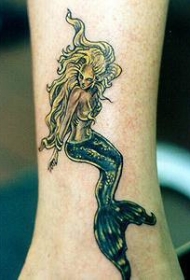 腿部彩色裸体金发美人鱼纹身图片