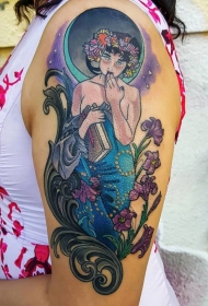 肩部彩色神秘女人与鲜花纹身图案