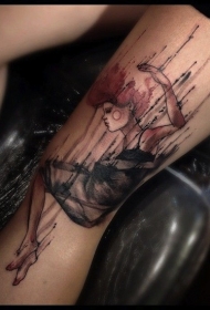 腿部棕色下降的女人纹身图案