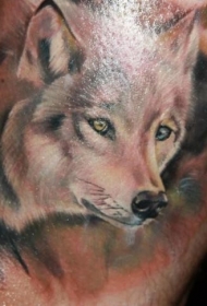 腿部水彩写实狼头纹身图案