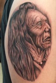 肩部棕色印度老人肖像纹身图片
