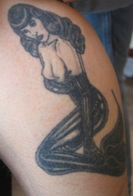 腿部黑色性感美人鱼纹身图片