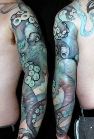 花臂彩色令人毛骨悚然的章鱼纹身图案