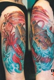 肩部彩色帆船和乌贼的航海主题纹身