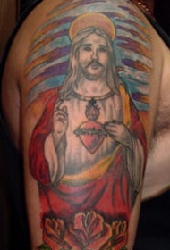 肩部彩色耶稣与玫瑰纹身图案