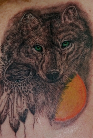 背部彩色狼肖像与太阳纹身图案