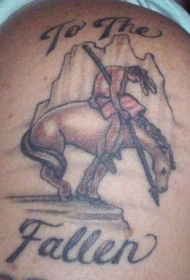 肩部彩色马在印度纹身图案