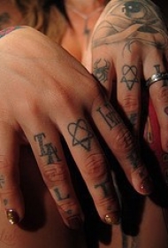 手指简约许多标志纹身图案