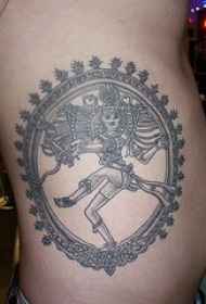 腿部舞动的印度女人神秘纹身图片