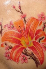 胸部彩色百合花和樱花纹身图案