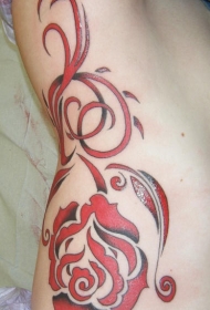 女性腰侧彩色玫瑰图腾纹身图案